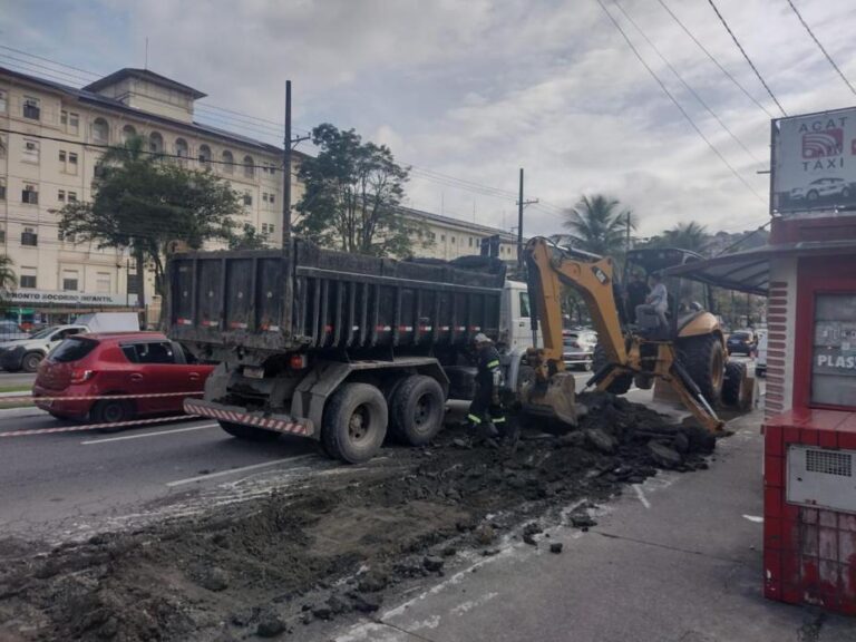 Iniciada a escavação da obra para melhorar drenagem em avenida de Santos
