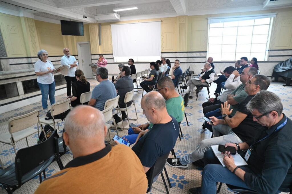 Equipe analisou as necessidades apresentadas pelos donos dos comércios. Foto: Henrique Teixeira