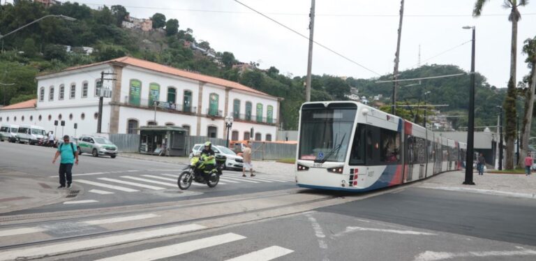 Segunda linha do VLT começa a circular em Santos e tem isenção de tarifa até dia 15
