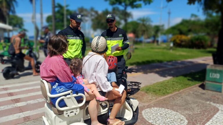 Agentes já orientaram mais de 700 usuários na ciclovia da orla de Santos