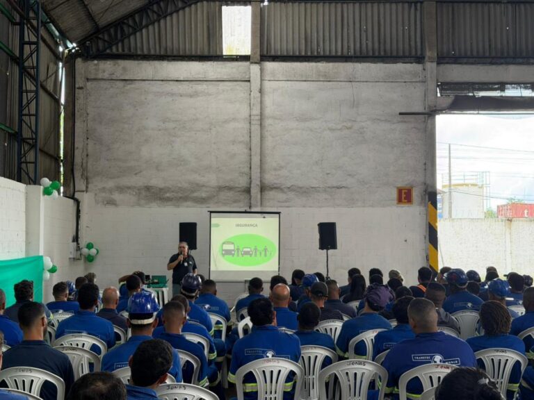 Conscientização no trânsito é tema de palestra em empresa de Santos