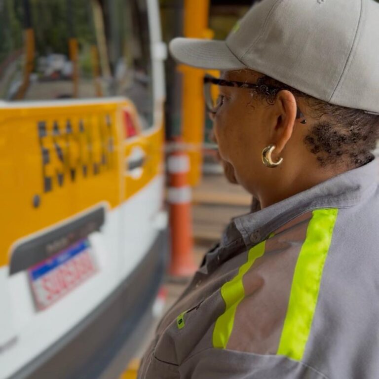 Permissionários do transporte escolar de Santos têm até dia 25 para agendar vistoria obrigatória 