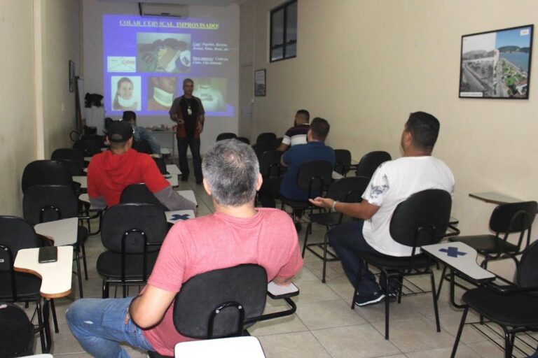 Curso da CET-Santos para motorista profissional abre inscrição na segunda